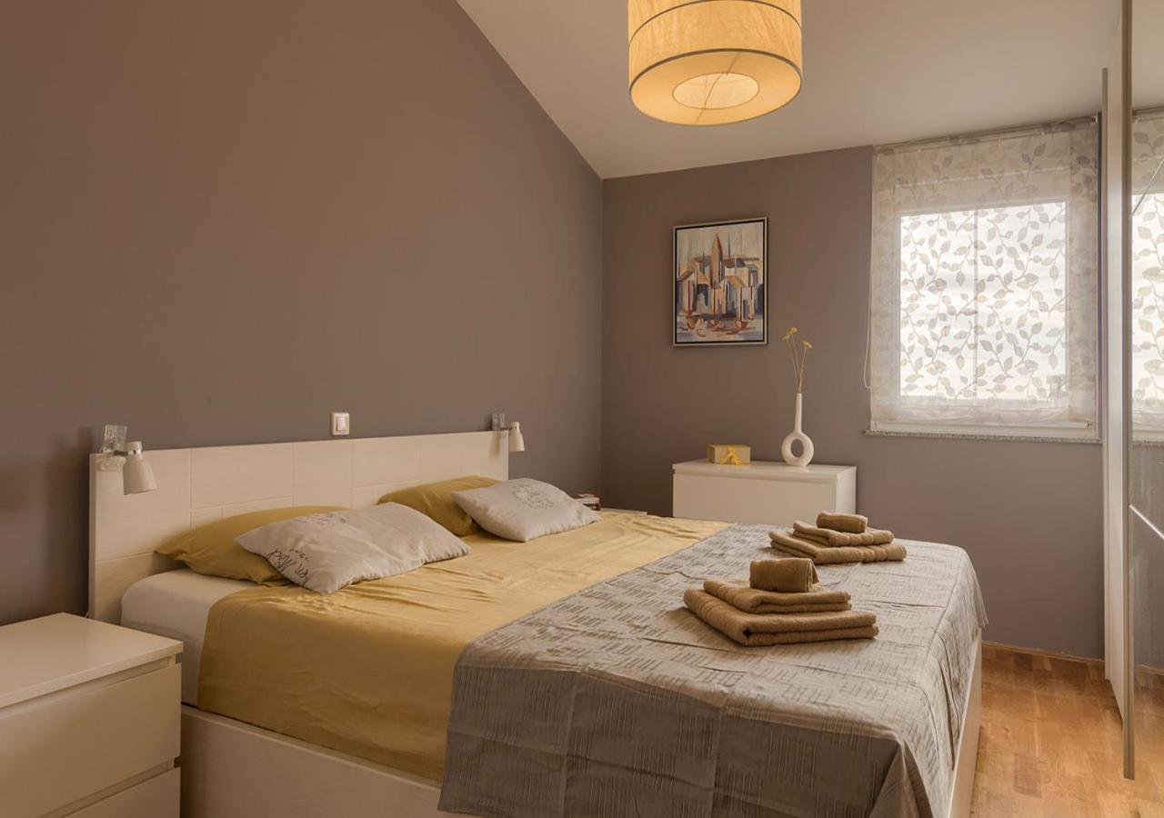 Apartment Leki - Newly Renovated, Modern City Spot Pula Bagian luar foto