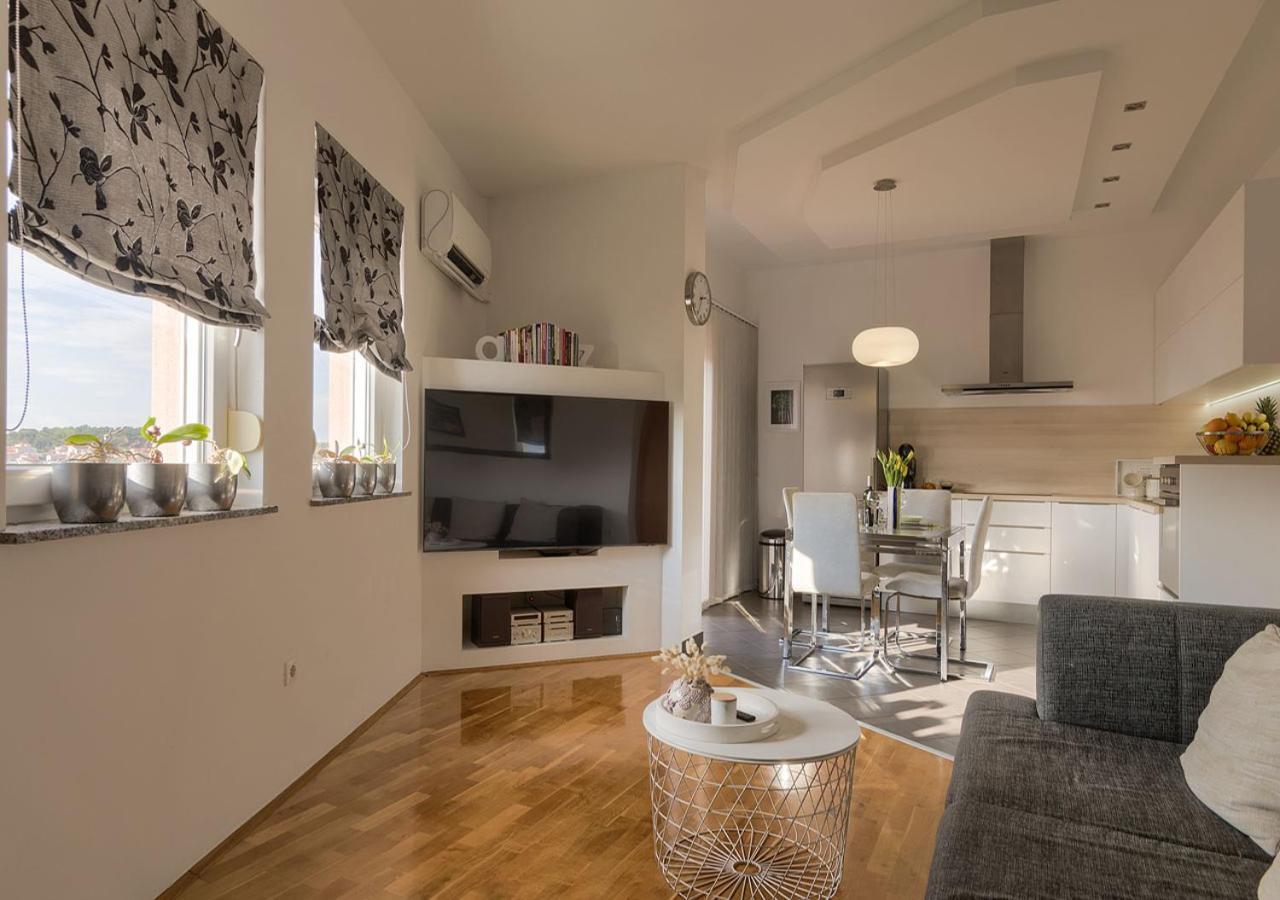 Apartment Leki - Newly Renovated, Modern City Spot Pula Bagian luar foto